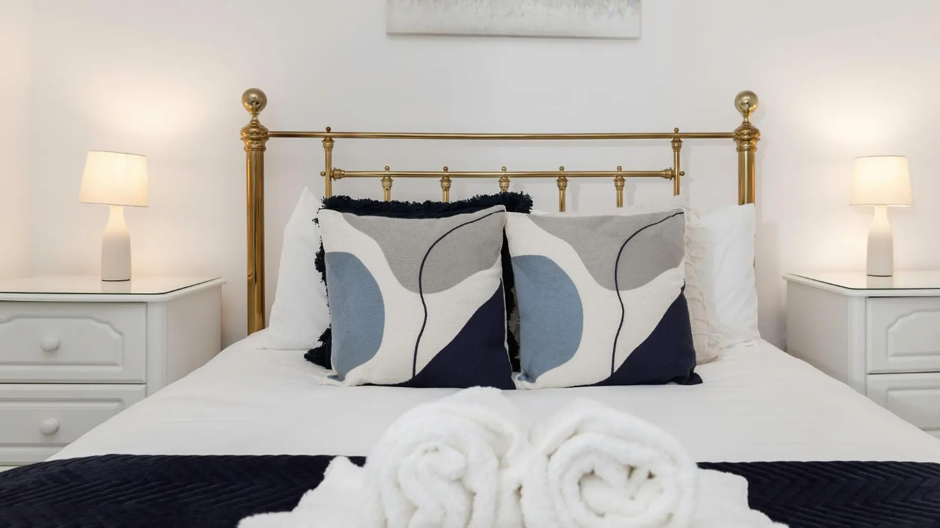 2 Bedroom Flat - With King Sized Beds, Netflix And Sky - Perfect For Contractors, Vacation Guests Or Those Relocating Brighton United Kingdom
