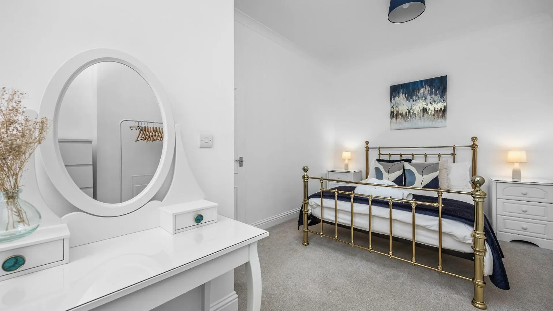 2 Bedroom Flat - With King Sized Beds, Netflix And Sky - Perfect For Contractors, Vacation Guests Or Those Relocating Brighton 0*,